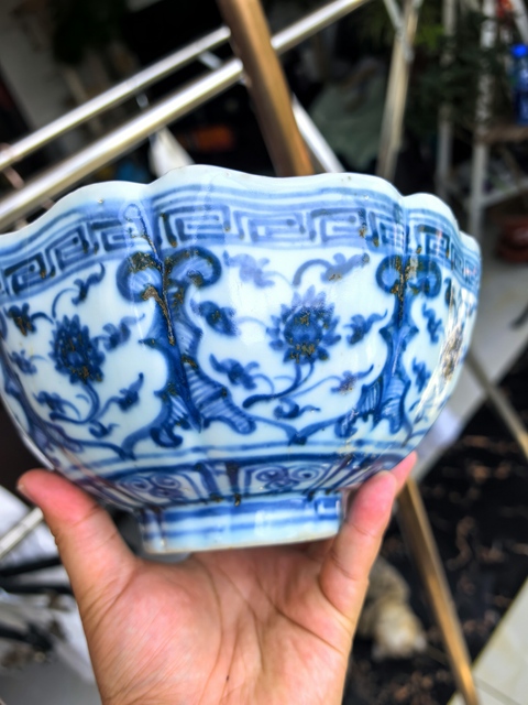 古玩陶瓷明中·青花花卉紋葵口碗 真品鑒賞圖