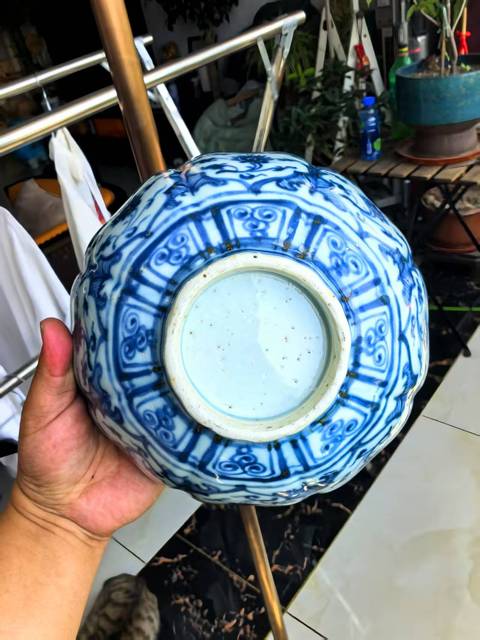 古玩陶瓷明中·青花花卉紋葵口碗 真品鑒賞圖