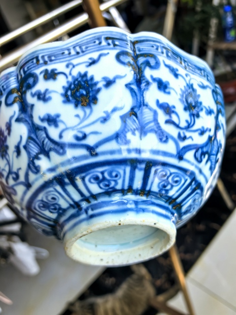 古玩陶瓷明中·青花花卉紋葵口碗 真品鑒賞圖