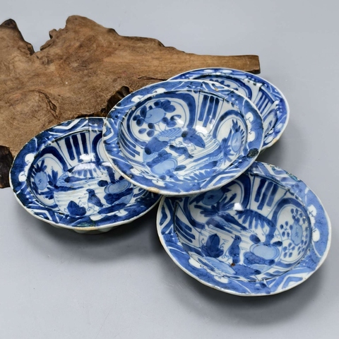古玩陶瓷日本江戶外豆青釉內青花盤真品鑒賞圖