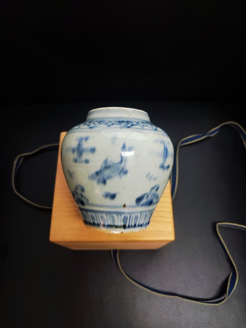 古玩陶瓷明成化青花游魚(yú)紋罐拍賣(mài)，當(dāng)前價(jià)格3580元