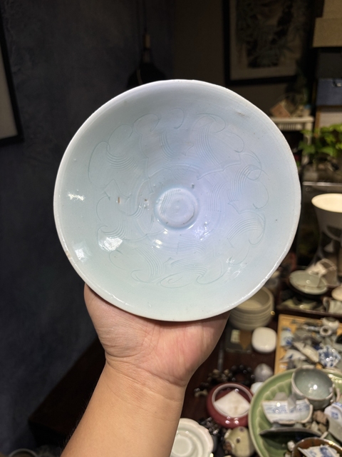 古玩陶瓷湖田窯刻花云花紋碗真品鑒賞圖