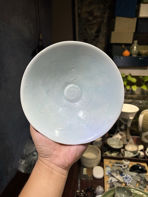 古玩陶瓷湖田窯刻花云花紋碗真品鑒賞圖