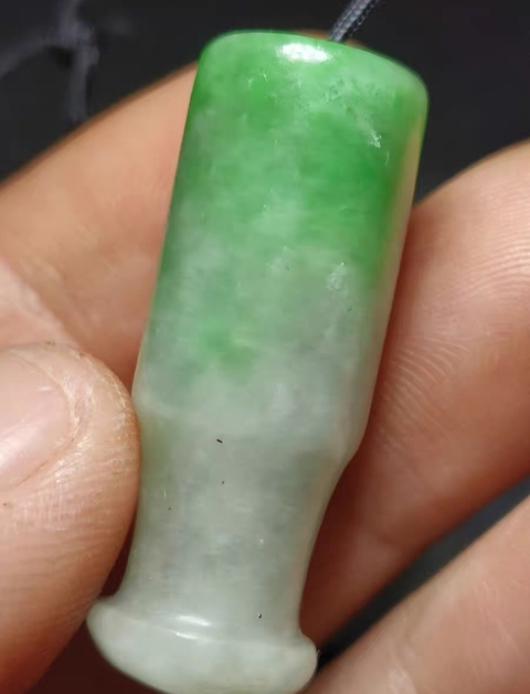 古玩玉器翡翠雕“素紋煙嘴”真品鑒賞圖