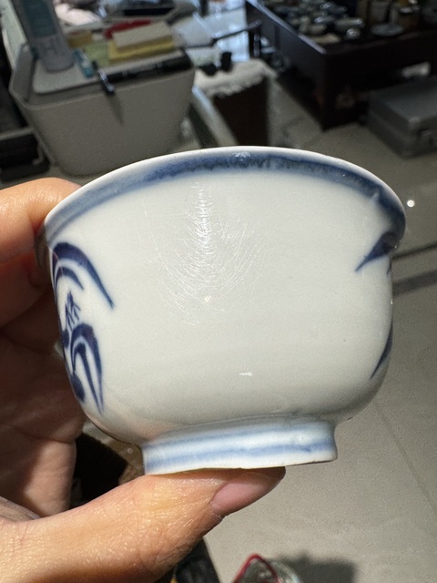 古玩陶瓷青花蘭草紋茶碗真品鑒賞圖