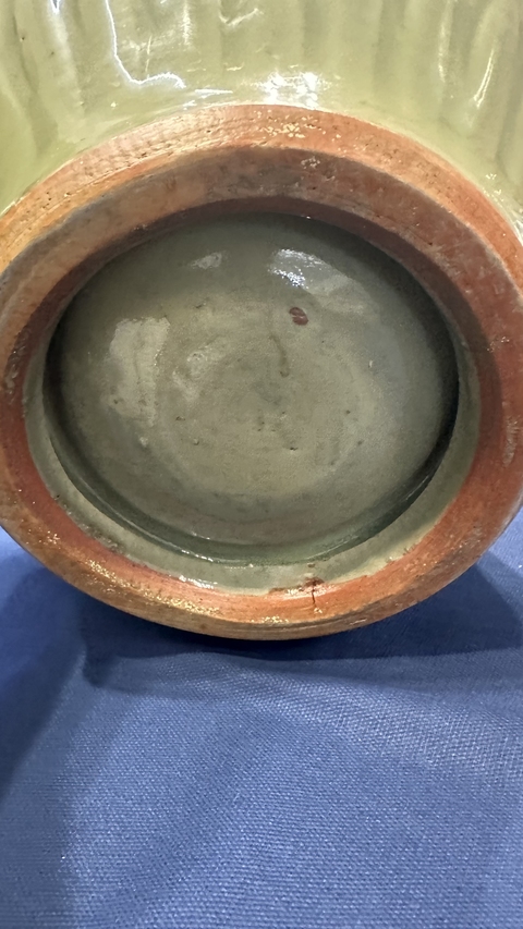 古玩陶瓷龍泉青瓷刻花罐真品鑒賞圖