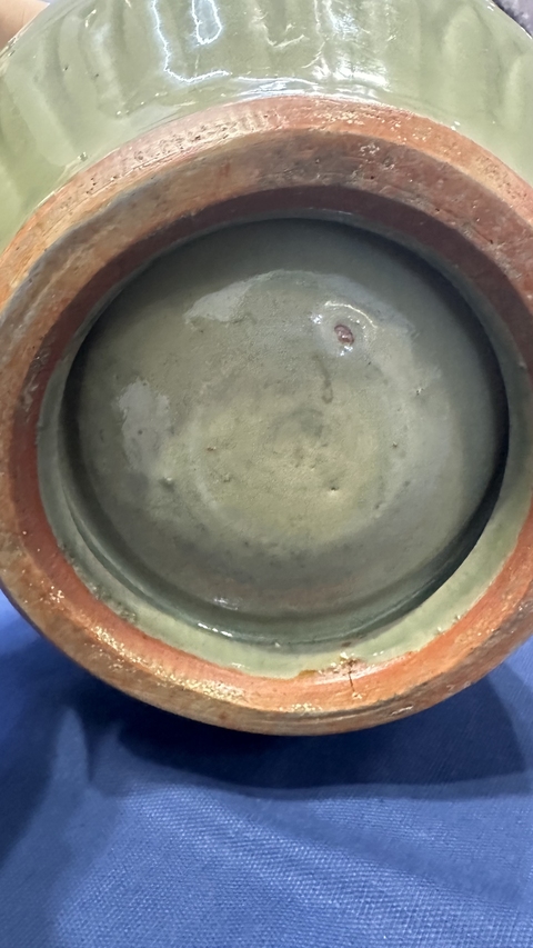 古玩陶瓷龍泉青瓷刻花罐真品鑒賞圖