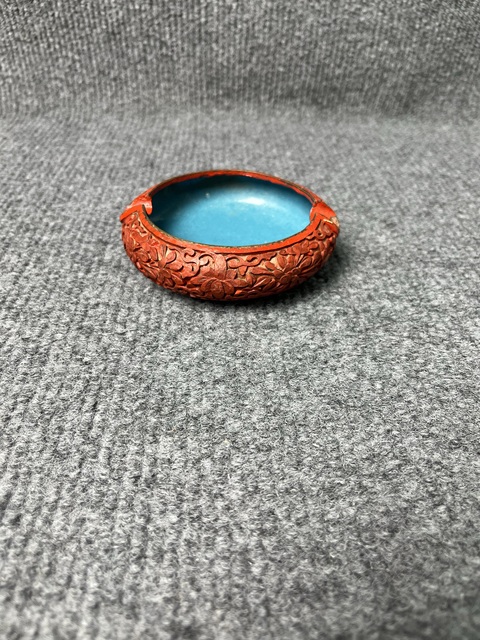 古玩雜項剃紅煙灰缸真品鑒賞圖