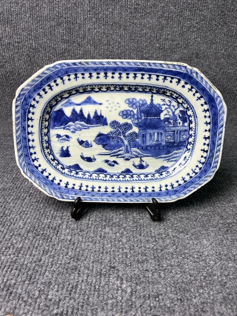 古玩陶瓷青花山水八方倭角盤真品鑒賞圖