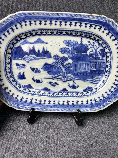古玩陶瓷青花山水八方倭角盤真品鑒賞圖