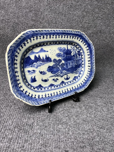 古玩陶瓷青花山水八方倭角盤真品鑒賞圖