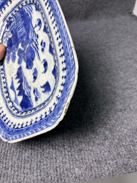 古玩陶瓷青花山水八方倭角盤真品鑒賞圖