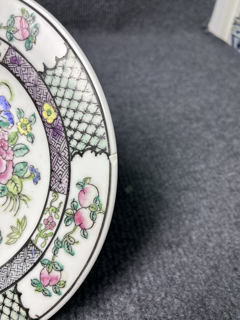 古玩陶瓷粉彩花卉紋盤拍賣,當前價格399元