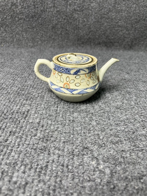 古玩陶瓷青花玲瓏瓷小壺拍賣，當(dāng)前價(jià)格999元