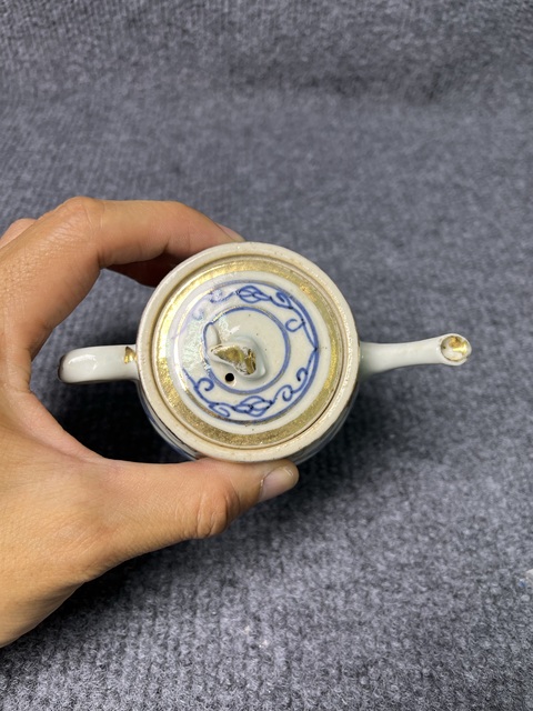 古玩陶瓷青花玲瓏瓷小壺拍賣，當(dāng)前價(jià)格999元