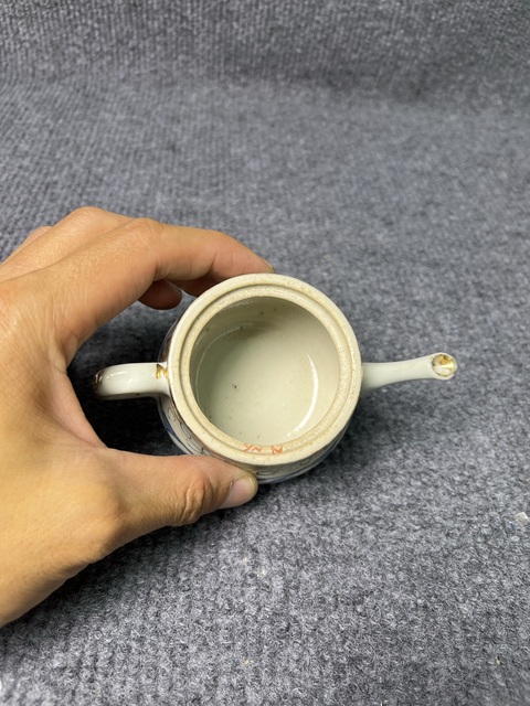 古玩陶瓷青花玲瓏瓷小壺拍賣，當(dāng)前價(jià)格999元
