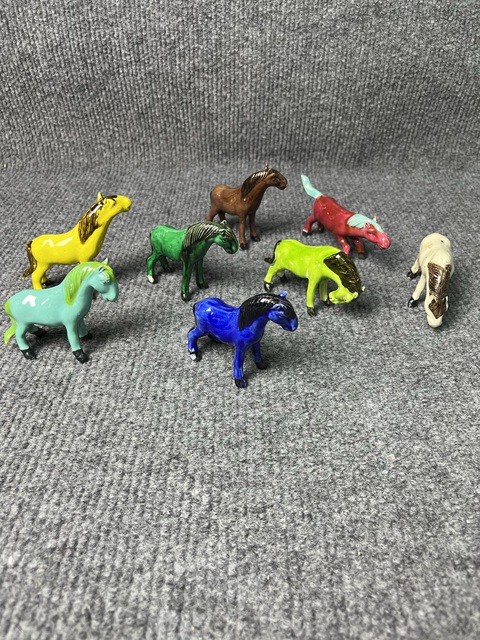 古玩陶瓷單色釉八駿馬塑像真品鑒賞圖