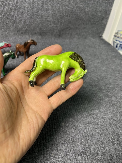 古玩陶瓷單色釉八駿馬塑像真品鑒賞圖