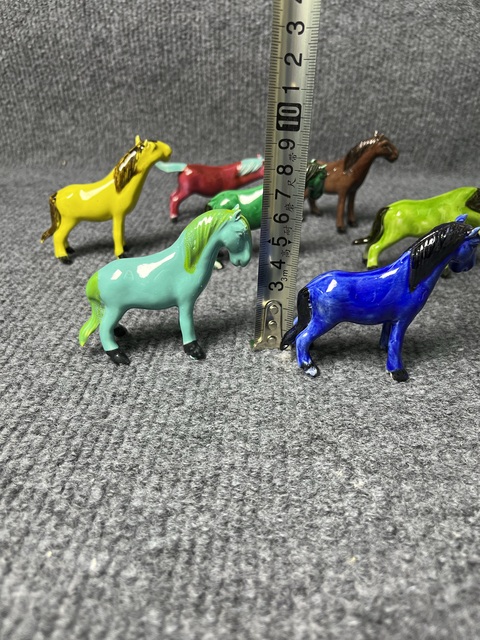 古玩陶瓷單色釉八駿馬塑像真品鑒賞圖