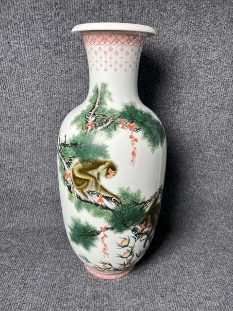 古玩陶瓷粉彩輩輩封侯卷口瓶真品鑒賞圖