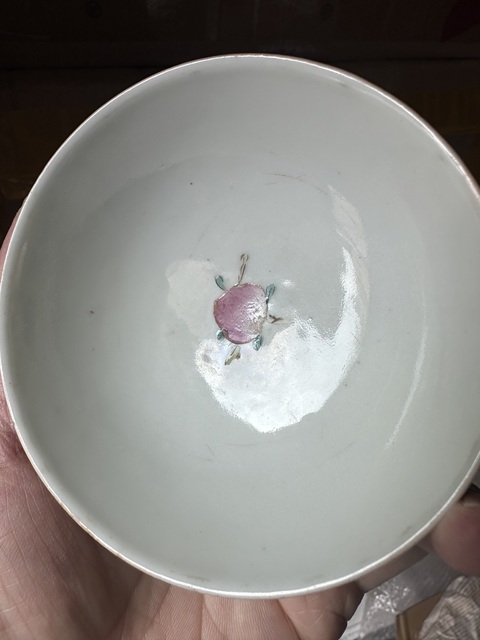 古玩陶瓷粉彩瓜瓞綿綿茶碗真品鑒賞圖