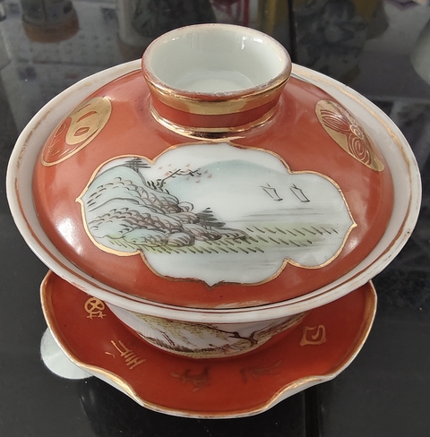 古玩陶瓷民國珊瑚紅開窗淺降彩蓋碗真品鑒賞圖