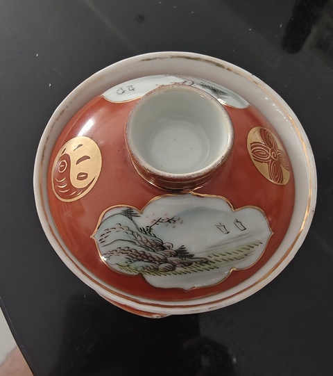 古玩陶瓷民國珊瑚紅開窗淺降彩蓋碗真品鑒賞圖