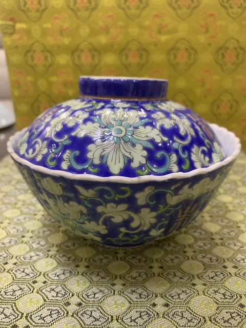 古玩陶瓷粉彩蓋碗真品鑒賞圖