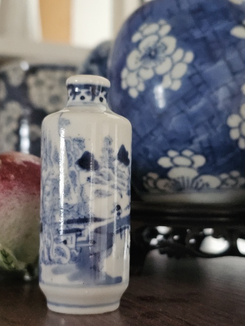 古玩陶瓷晚清?青花“手握江山”紋鼻煙壺拍賣，當前價格2600元