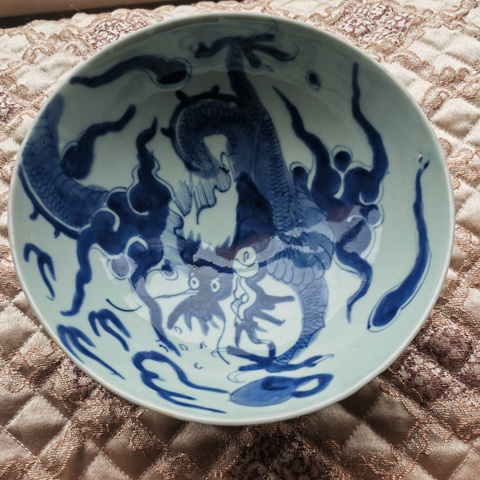 古玩陶瓷青花過墻龍紋茶碗真品鑒賞圖