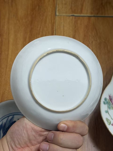 古玩陶瓷蝠紋堆塑盤真品鑒賞圖