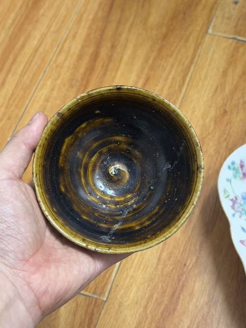 古玩陶瓷褐釉盞真品鑒賞圖