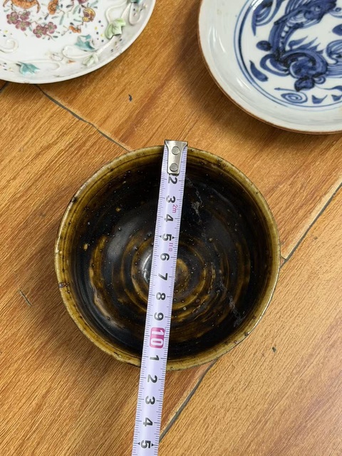 古玩陶瓷褐釉盞真品鑒賞圖