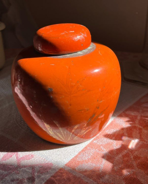 古玩陶瓷民國珊瑚紅描金蓋罐真品鑒賞圖