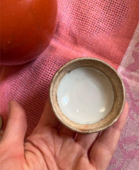 古玩陶瓷民國珊瑚紅描金蓋罐真品鑒賞圖