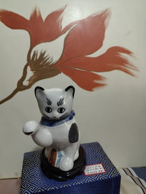 古玩陶瓷招財(cái)貓執(zhí)壺真品鑒賞圖