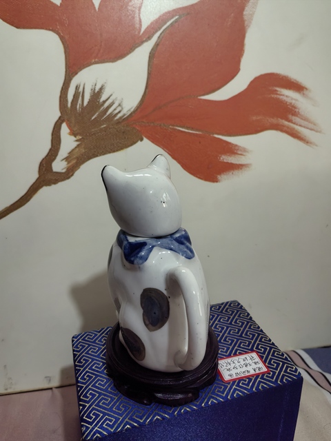 古玩陶瓷招財(cái)貓執(zhí)壺真品鑒賞圖