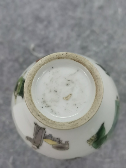 古玩陶瓷五彩人物長頸瓶真品鑒賞圖