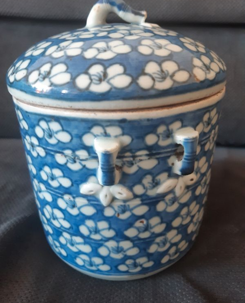 古玩陶瓷青花留白冰梅紋四系蓋罐真品鑒賞圖