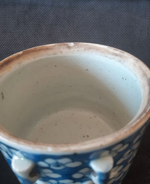 古玩陶瓷青花留白冰梅紋四系蓋罐真品鑒賞圖