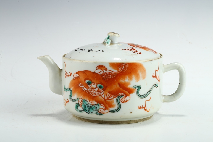 古玩陶瓷清晚·粉彩獅子繡球紋壺真品鑒賞圖