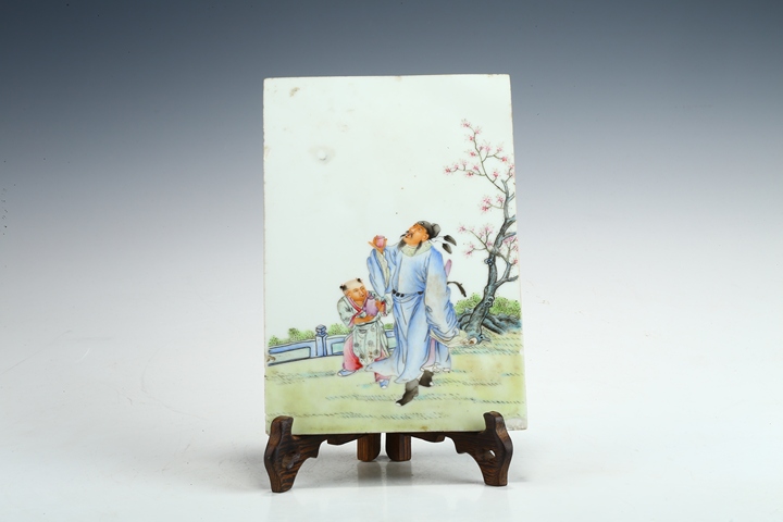 古玩陶瓷民國·粉彩月下獨酌紋瓷板真品鑒賞圖