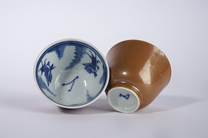 古玩陶瓷清晚期·外紫金釉內青花金玉滿堂紋杯一對真品鑒賞圖