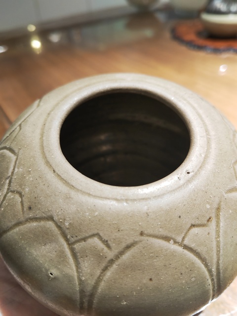 古玩陶瓷越窯青瓷刻花水盂真品鑒賞圖