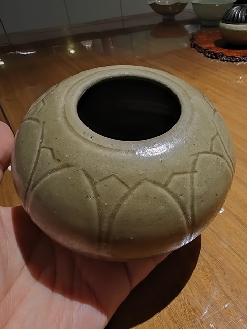古玩陶瓷越窯青瓷刻花水盂真品鑒賞圖