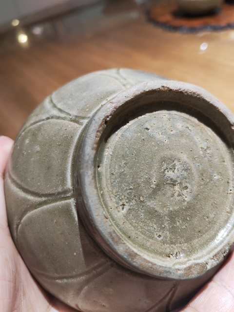 古玩陶瓷越窯青瓷刻花水盂真品鑒賞圖
