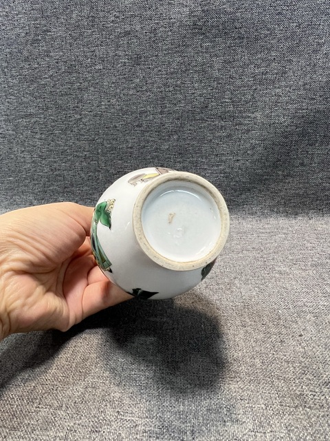 古玩陶瓷人物紋五彩長頸瓶真品鑒賞圖