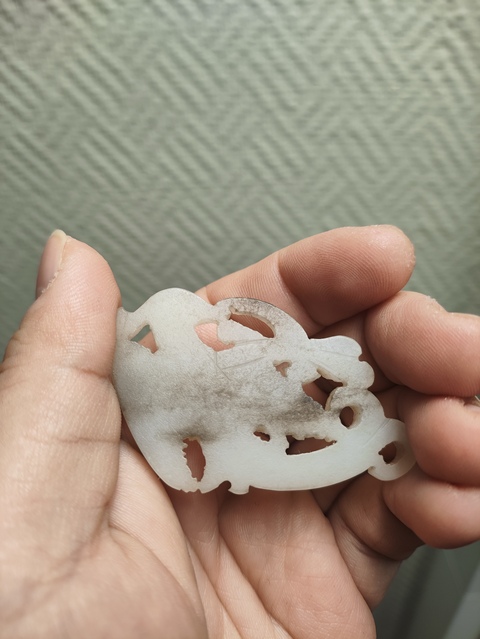 古玩玉器宋金·鳥銜蜻蜓玉飾真品鑒賞圖