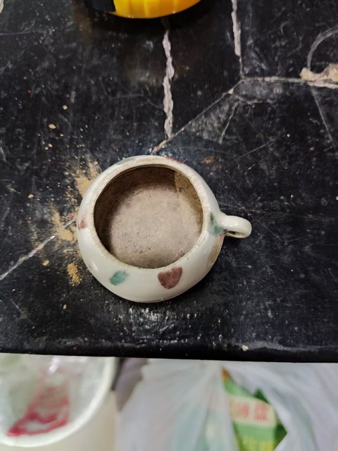 古玩陶瓷解放初期白釉點(diǎn)彩奶鳥(niǎo)食杯拍賣(mài),當(dāng)前價(jià)格1元