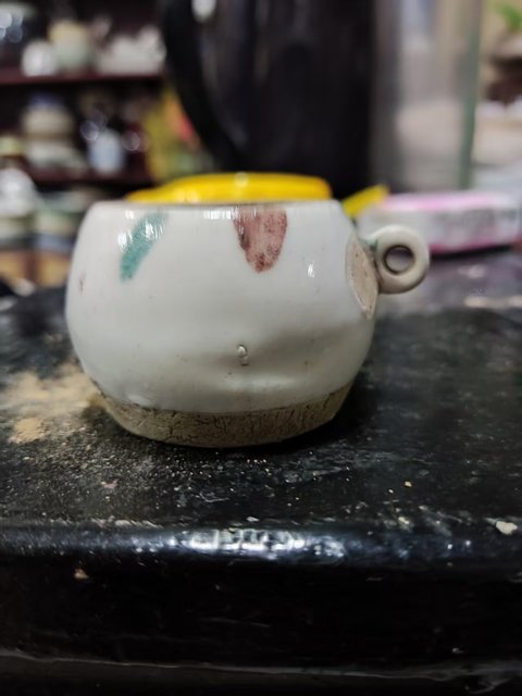 古玩陶瓷解放初期白釉點(diǎn)彩奶鳥(niǎo)食杯拍賣(mài),當(dāng)前價(jià)格1元